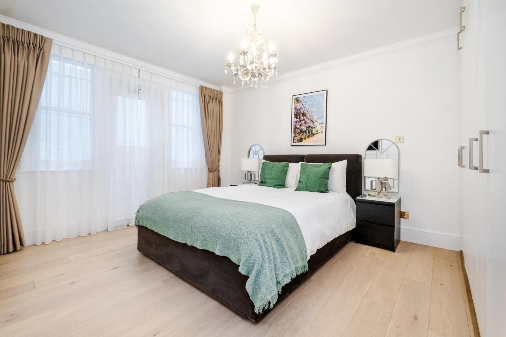 Luxury 2 Bedrooms In South Kensington Apartment *
