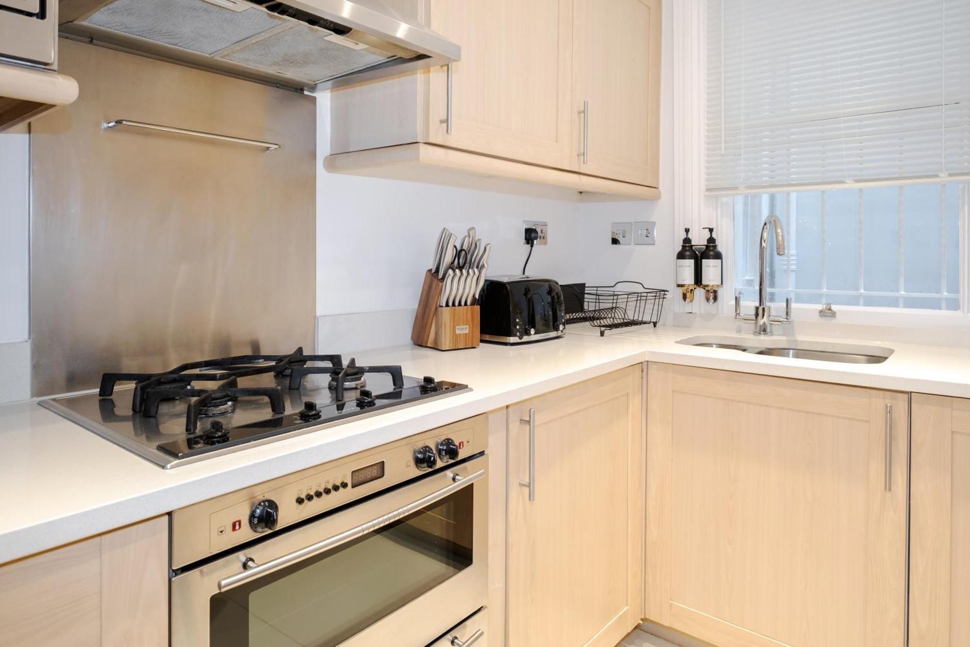 Luxury 2 Bedrooms In South Kensington London