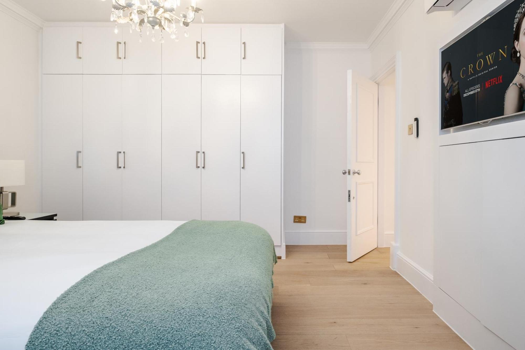 Luxury 2 Bedrooms In South Kensington Apartment